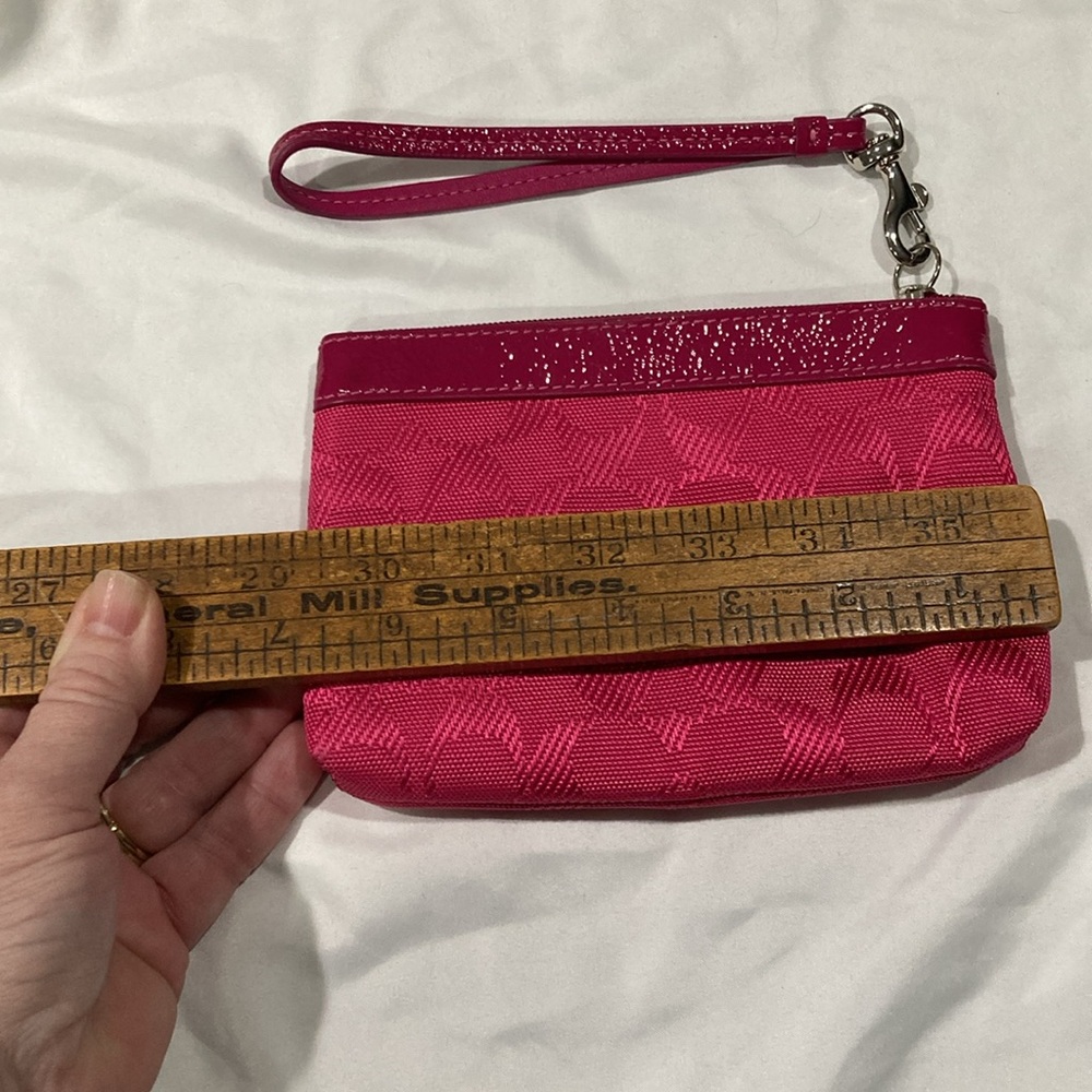 Fuchsia Pink New COACH Wristlet - Picture 3 of 5